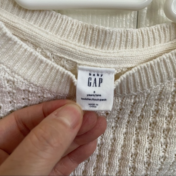 EEUC BABY GAP TODDLER 3T CREAMY WHITE EYELET SWEATER WITH RUFFLES - Picture 3 of 3